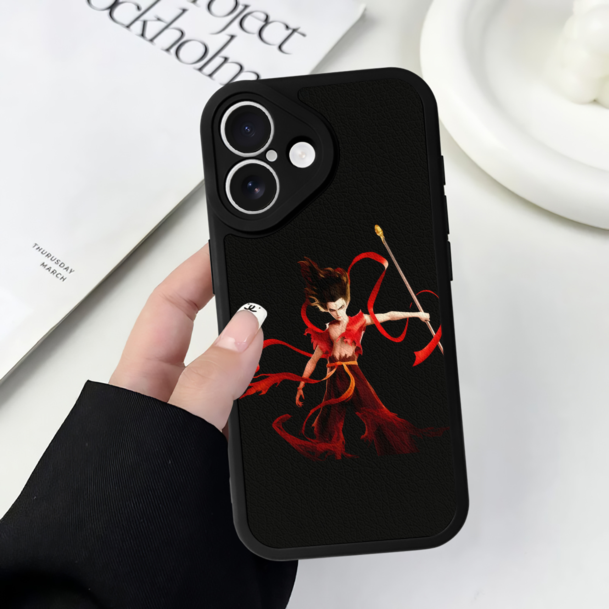 （画像用） Ne Zha 2 ナタ 魔童の大暴れ 【iPhone 16シリーズ対応】シリコンスマホケース（レザー調） 材質：シリコン